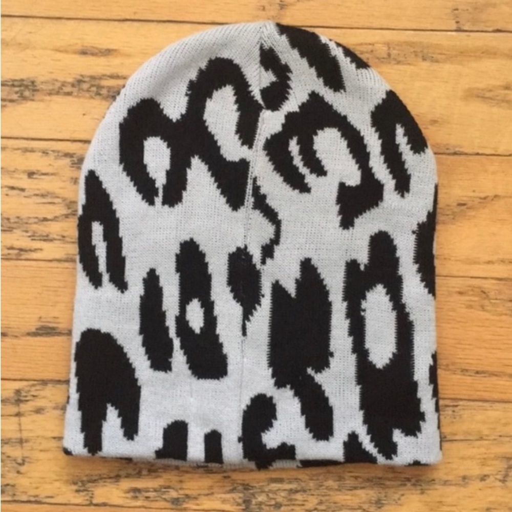 NWOT Michael Stars Urban Beanie